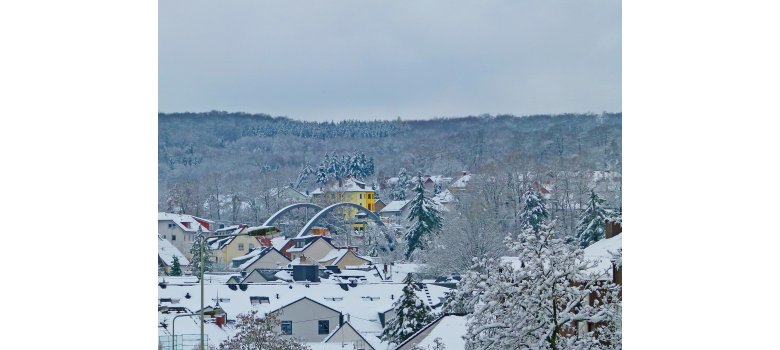 Brücke im Schnee