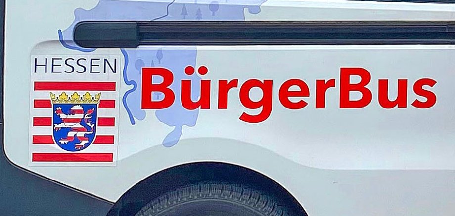 Seite eines Fahrzeugs mit der Aufschrift "Bürgerbus"